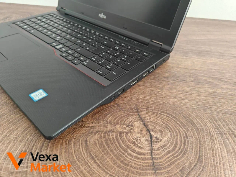 Ноутбук Fujitsu LifeBook E558 Intel Core i7-8550U 8GB DDR4 256GB SSD 15.6" FHD IPS — фото 2