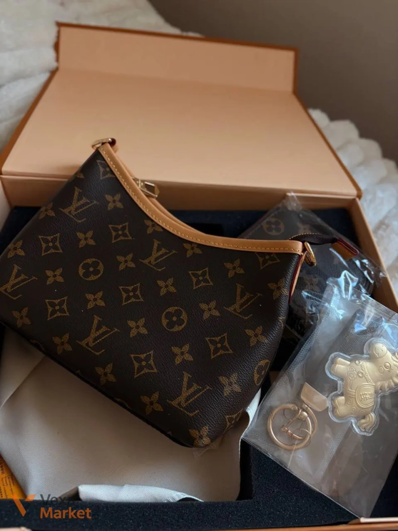 Подарунковий набір Louis Vuitton: сумочка, гаманець, два брелоки — фото 6