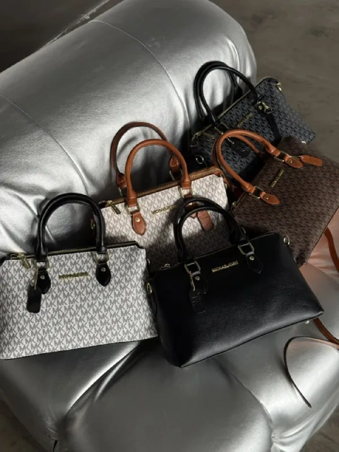 Сумка Michael Kors Crossbody чорний 20440-1