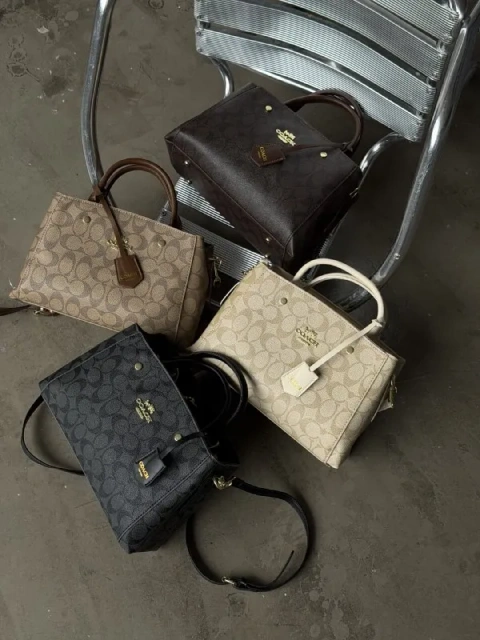 Сумка жіноча Coach через плече чорний 20252-1