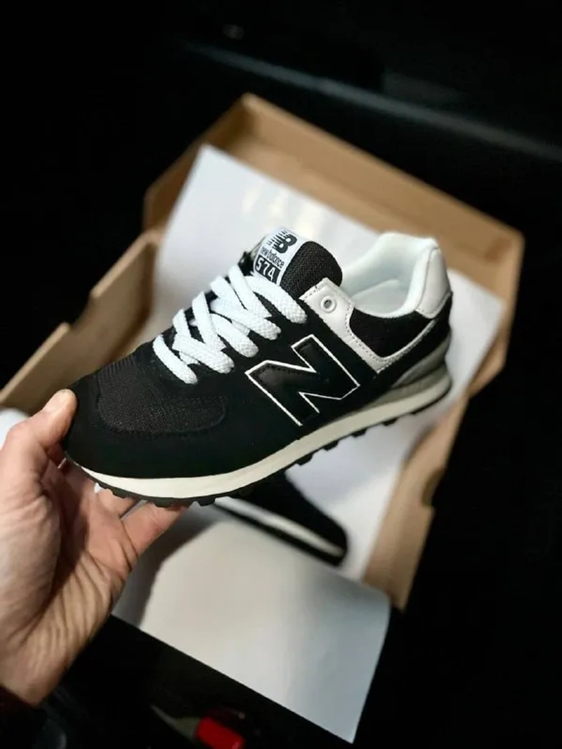 Кросівки жіночі New Balance 574 Black & White — фото 8
