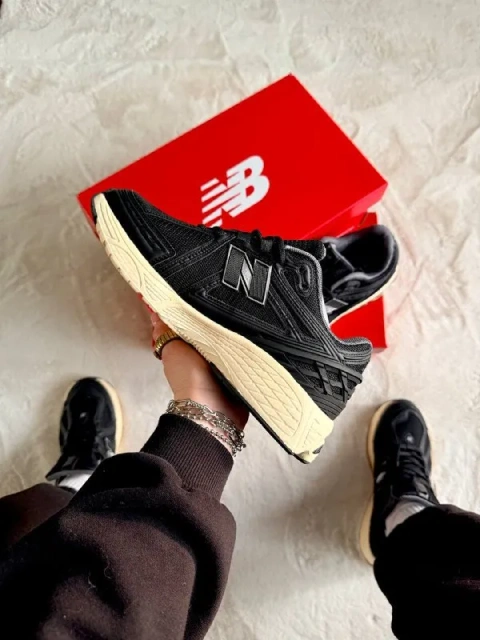 Кросівки Жіночі New Balance 1906R Black Beige