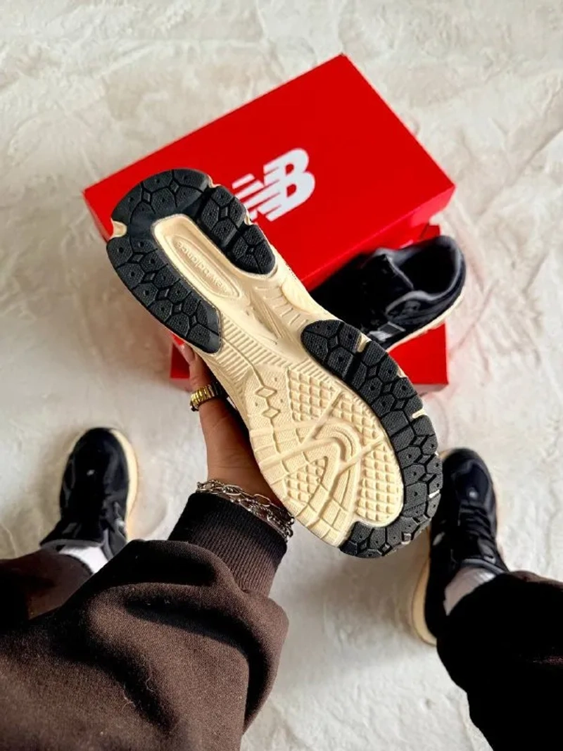 Кросівки Жіночі New Balance 1906R Black Beige — фото 4