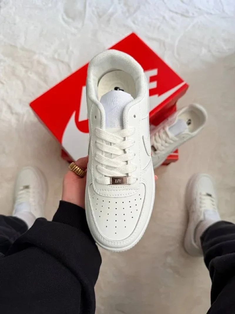 Кросівки Жіночі Nike Air Force 1 Low All White — фото 2