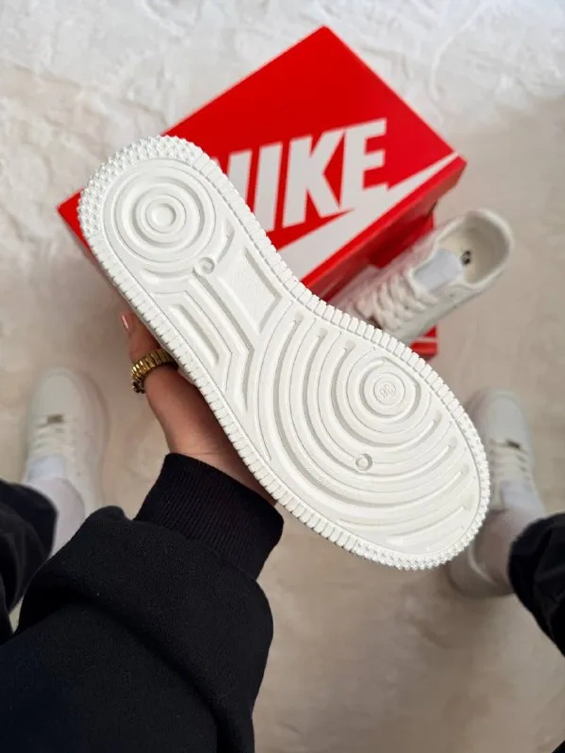 Кросівки Жіночі Nike Air Force 1 Low All White — фото 4