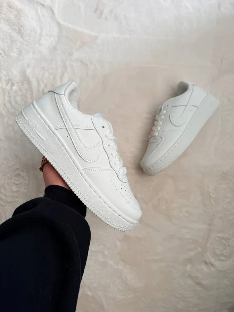 Кросівки Жіночі Nike Air Force 1 Low All White — фото 7