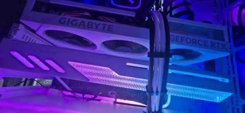 Gigabyte RTX4060 eagle ice OC 8gb