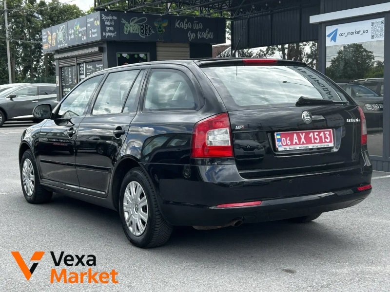 Skoda Octavia 2009 1.6 л Бензин Ручна / Механіка Чорний — фото 3