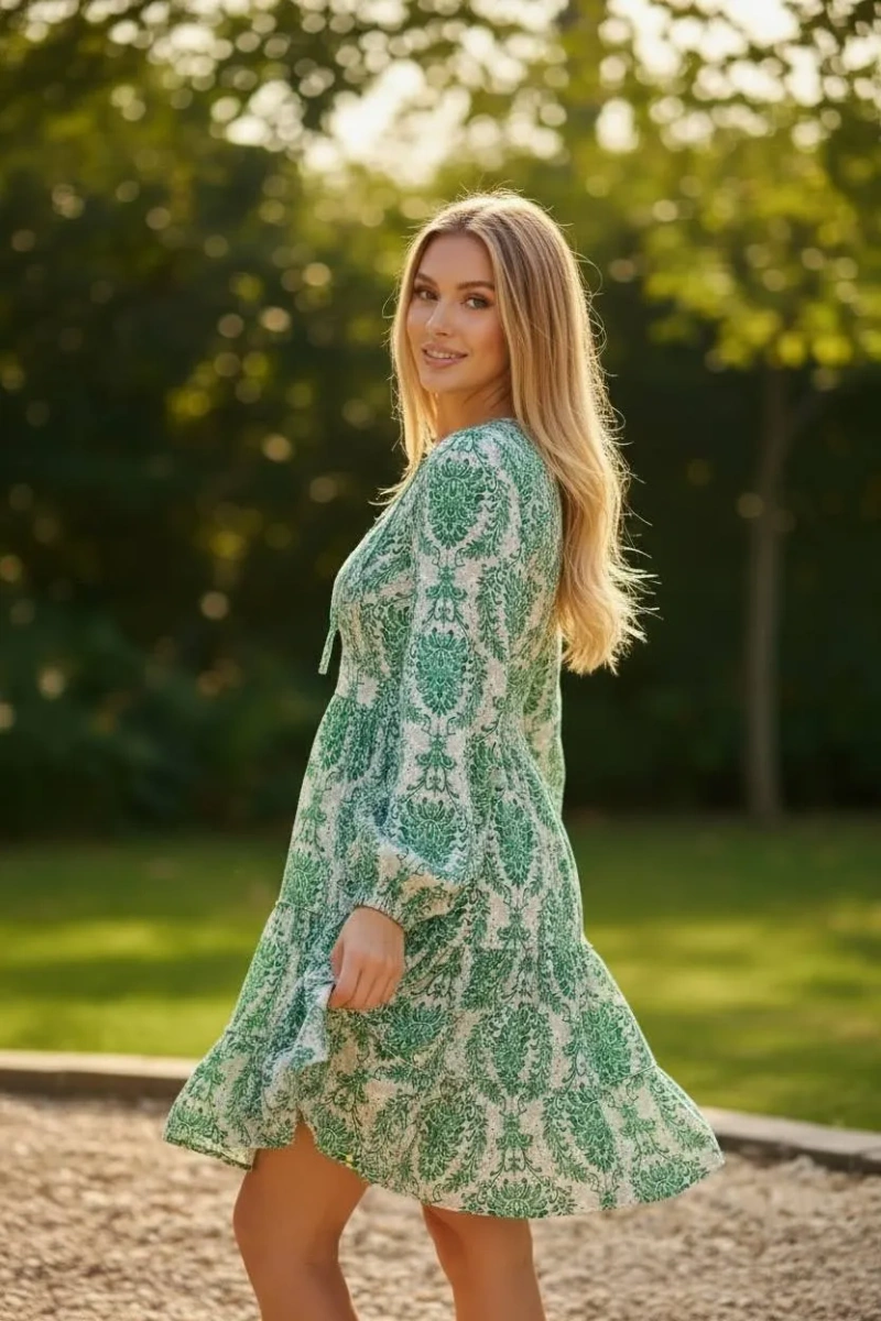 Стильна жіноча сукня — фото 2