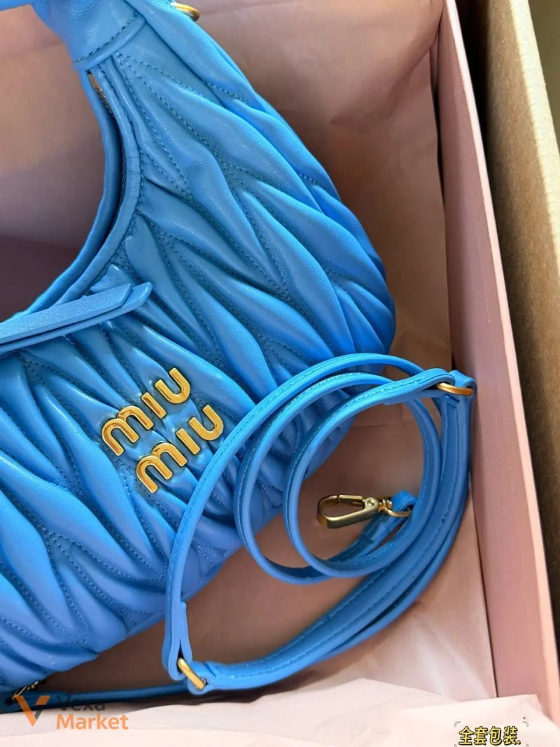 Сумка Miu Miu из гладкой кожи — фото 4