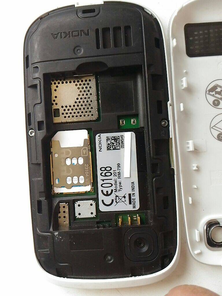 Телефон Nokia Asha 201 — фото 3