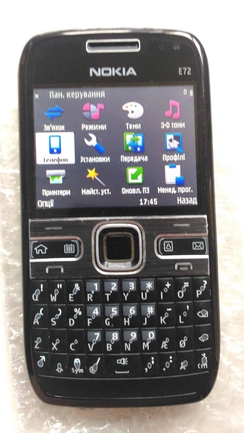 Телефон Nokia E72
