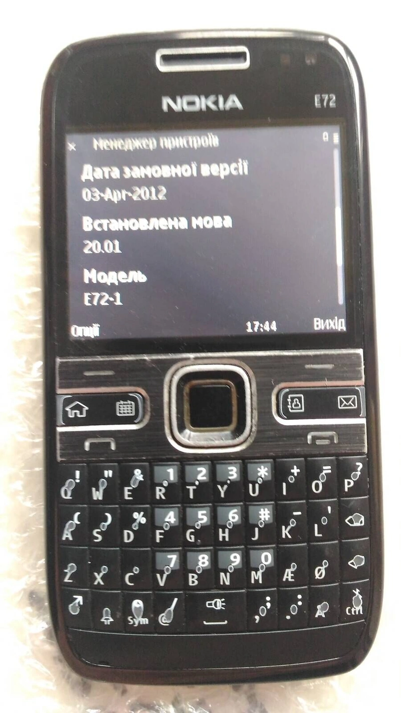 Телефон Nokia E72 — фото 4