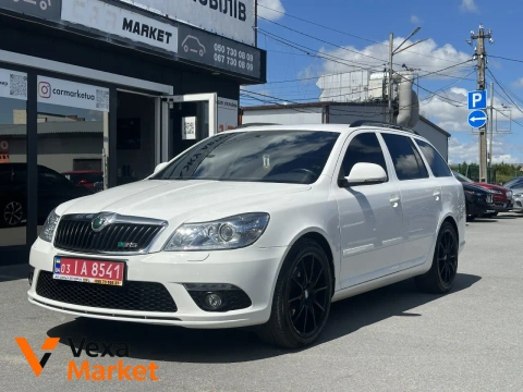 Skoda Octavia 2010 Белый
