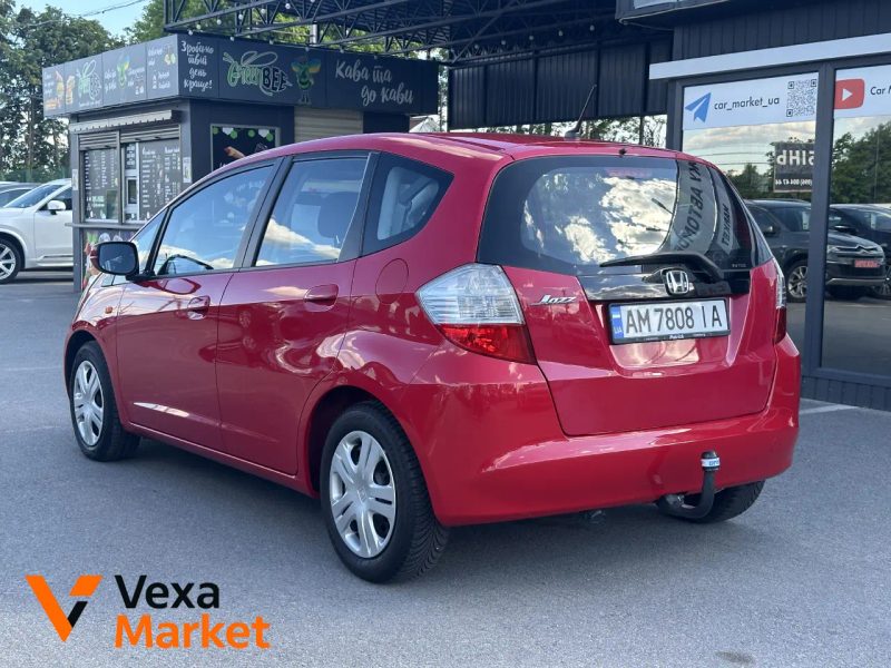 Honda Jazz III покоління 2010 Бензин 1.2 л. Червоний — фото 2