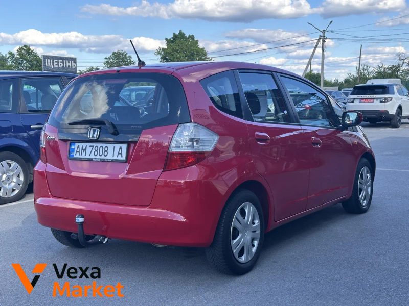 Honda Jazz III покоління 2010 Бензин 1.2 л. Червоний — фото 3