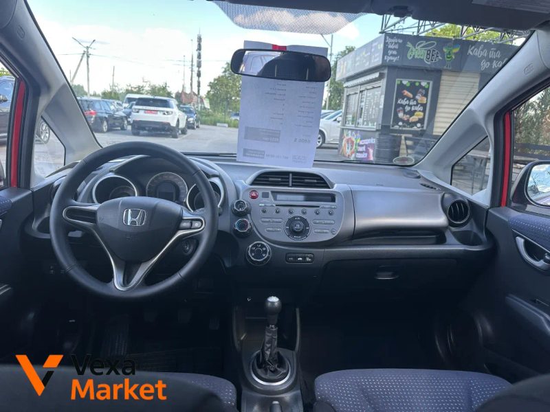Honda Jazz III покоління 2010 Бензин 1.2 л. Червоний — фото 4
