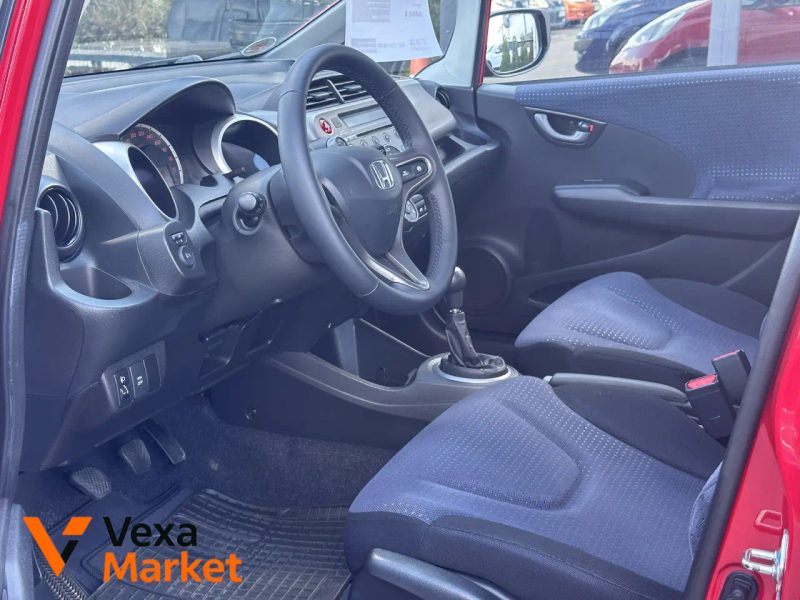 Honda Jazz III покоління 2010 Бензин 1.2 л. Червоний — фото 5
