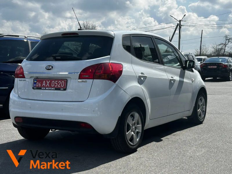 Kia Venga 2018 Белый Дизель 1.4л Механика — фото 2
