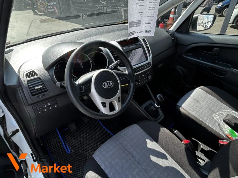 Kia Venga 2018 Белый Дизель 1.4л Механика — фото 4