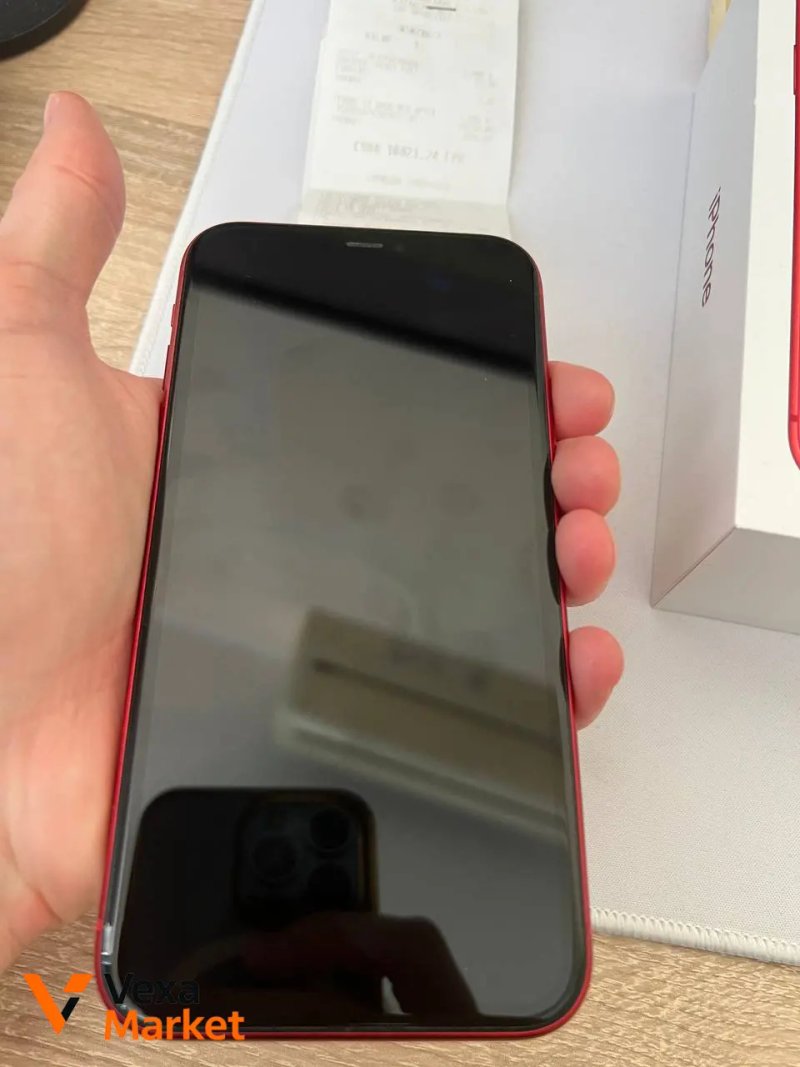 iPhone 11 64GB Red — фото 2