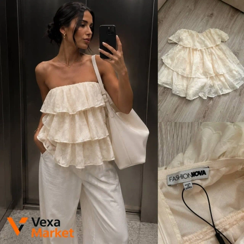 Брендова блуза Fashion Nova з рюшами