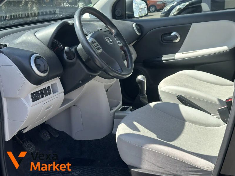 Nissan Note 2010 Бензин 1.4л Механика Черный — фото 4