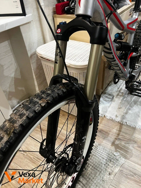 Вилка Rock Shox Totem RC2 DH