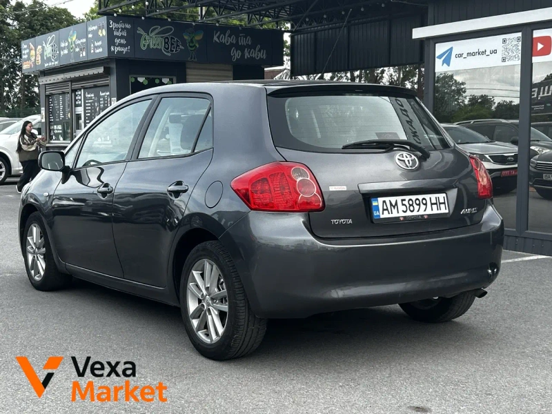 Toyota Auris 2007 1.6л Газ/Бензин Автомат Серый — фото 3
