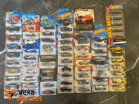 Коллекция машинок Hot Wheels и других брендов (62 шт.)
