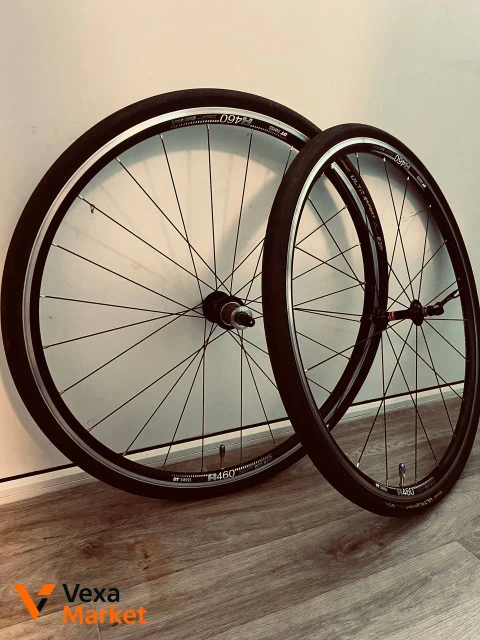 Колеса DT Swiss R460 28" 700C на втулках Novatec