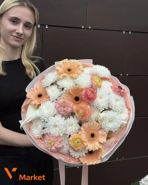 Букет з калли, ранункулюса та гербер