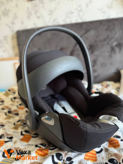 Автокрісло Cybex Cloud Z i-Size Deep Black-black