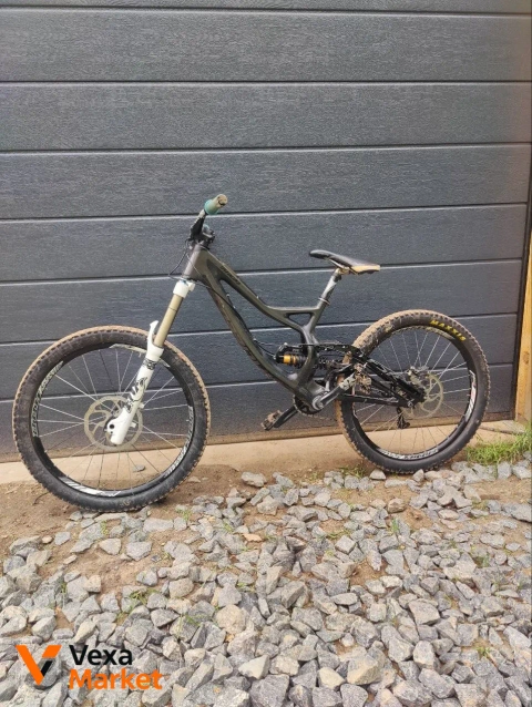Specialized Demo 8 Carbon Downhill Bike