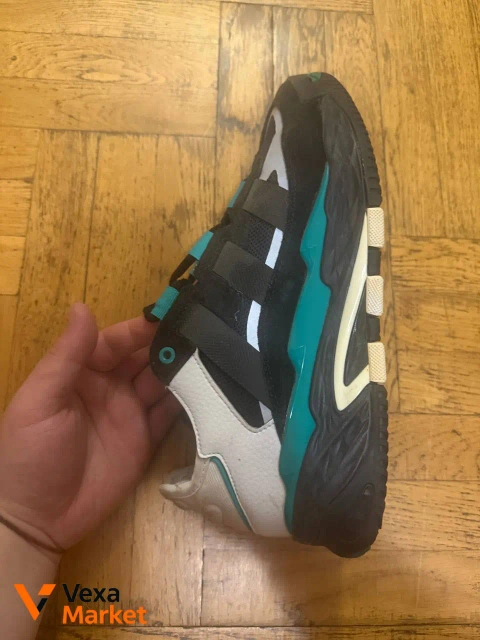 Оригінальні кросівки Adidas