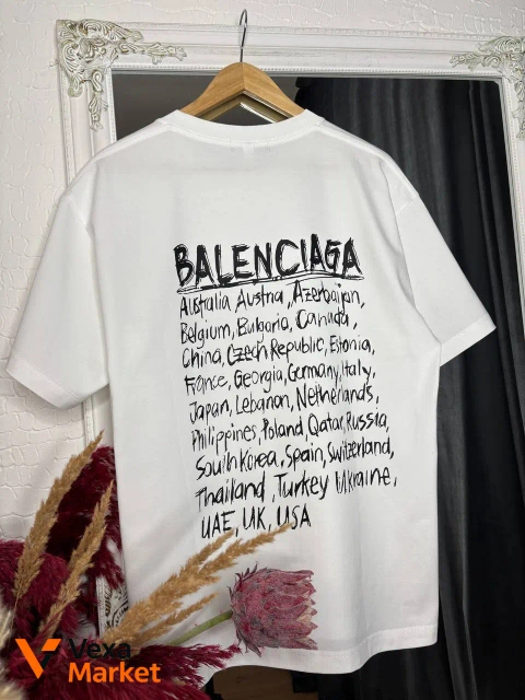Футболка Balenciaga біла, розмір XL (підійде на L)