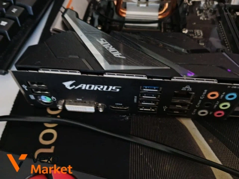 Материнська плата B450 AORUS ELITE V2 з процесором Ryzen 3 2200G та кулером