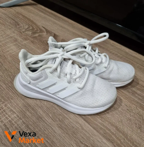 Кросівки Adidas, 28 розмір, устілка 17,5 см