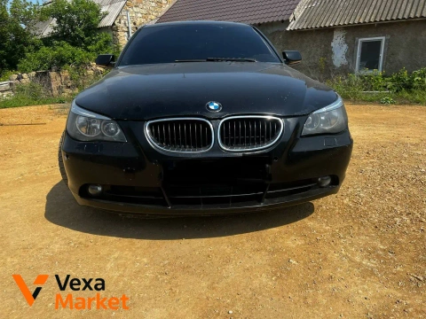 Бампер BMW 5 series E60 под реставрацию с туманками и ноздрями