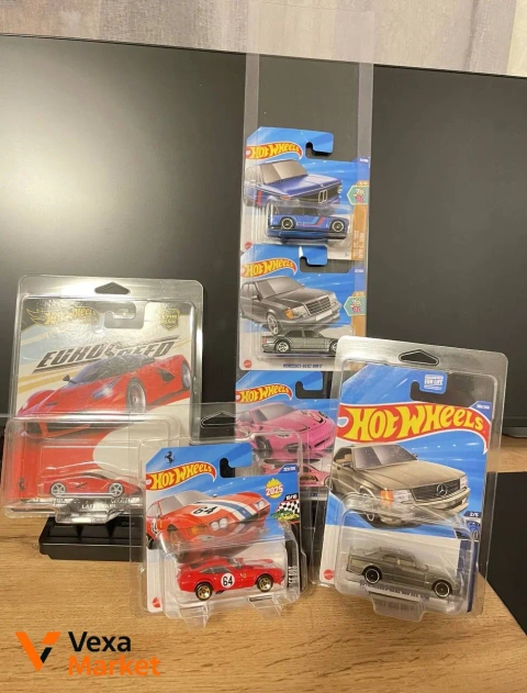 Кейси для машинок Hot Wheels 1:64