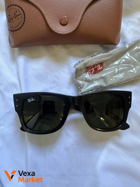 Ray-Ban Wayfarer Чорні окуляри з подряпиною на лінзі