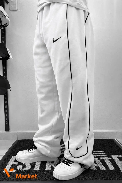 Nike Штани спортивні
