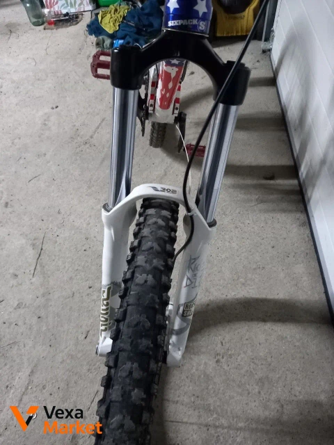 Вилка RockShox Domain 302 180 мм