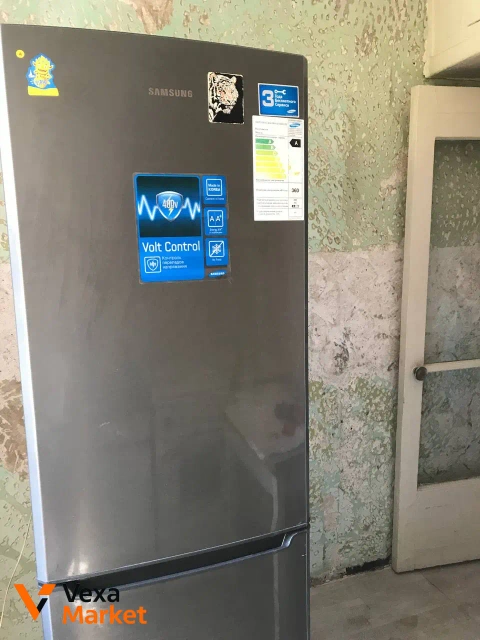 Холодильник Samsung б/у в рабочем состоянии