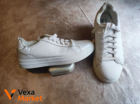 Кеды и кроссовки для девочки PRIMARK, Disney, O'NEILL, ZARA, Converse