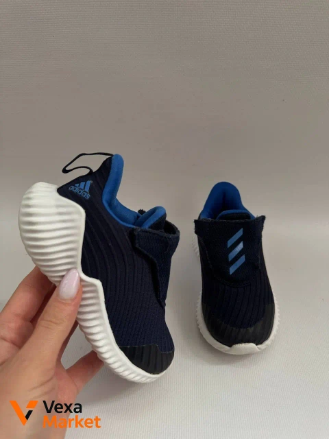 Дитячі кросівки Adidas, розмір 23 (устілка 14 см)
