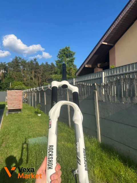 Rock Shox Pike RCT3 27.5 вилка