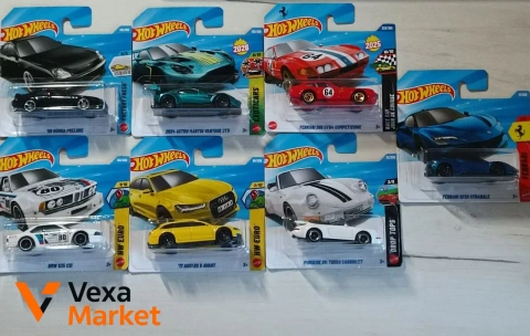Колекційні моделі автомобілів Hot Wheels