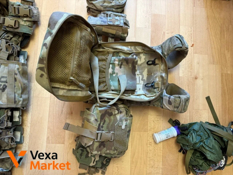 Комплект военного снаряжения: плитоноска, рюкзак, пояс, аптечки, магазины, фонарь, шлем — фото 4