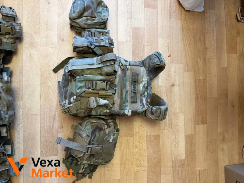 Комплект военного снаряжения: плитоноска, рюкзак, пояс, аптечки, магазины, фонарь, шлем — фото 5
